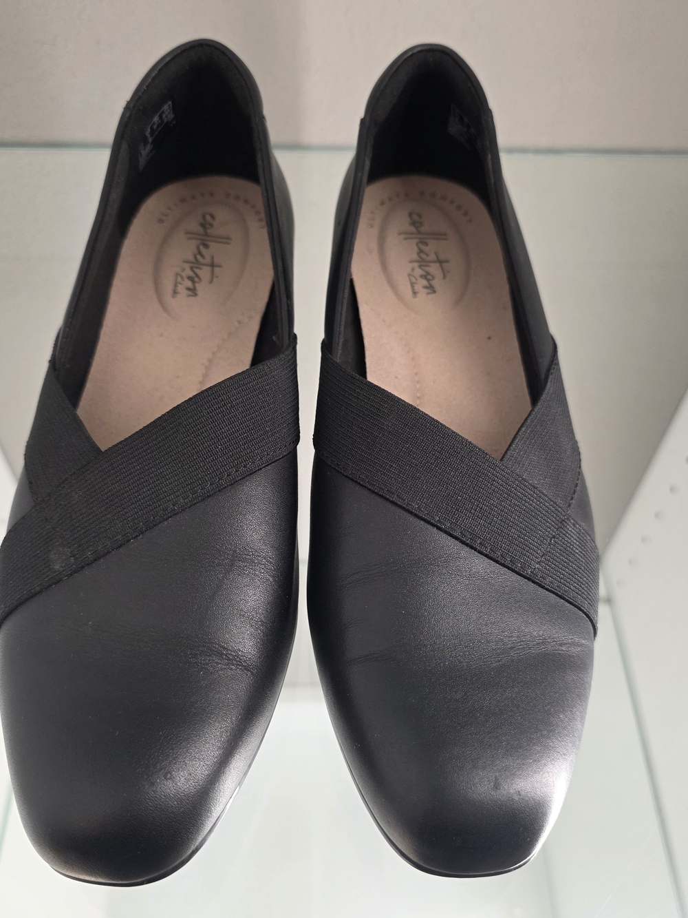 Ckarks Black Slip-On Flats with Cross Elastic Strap Size 7W - Picture 3 of 10